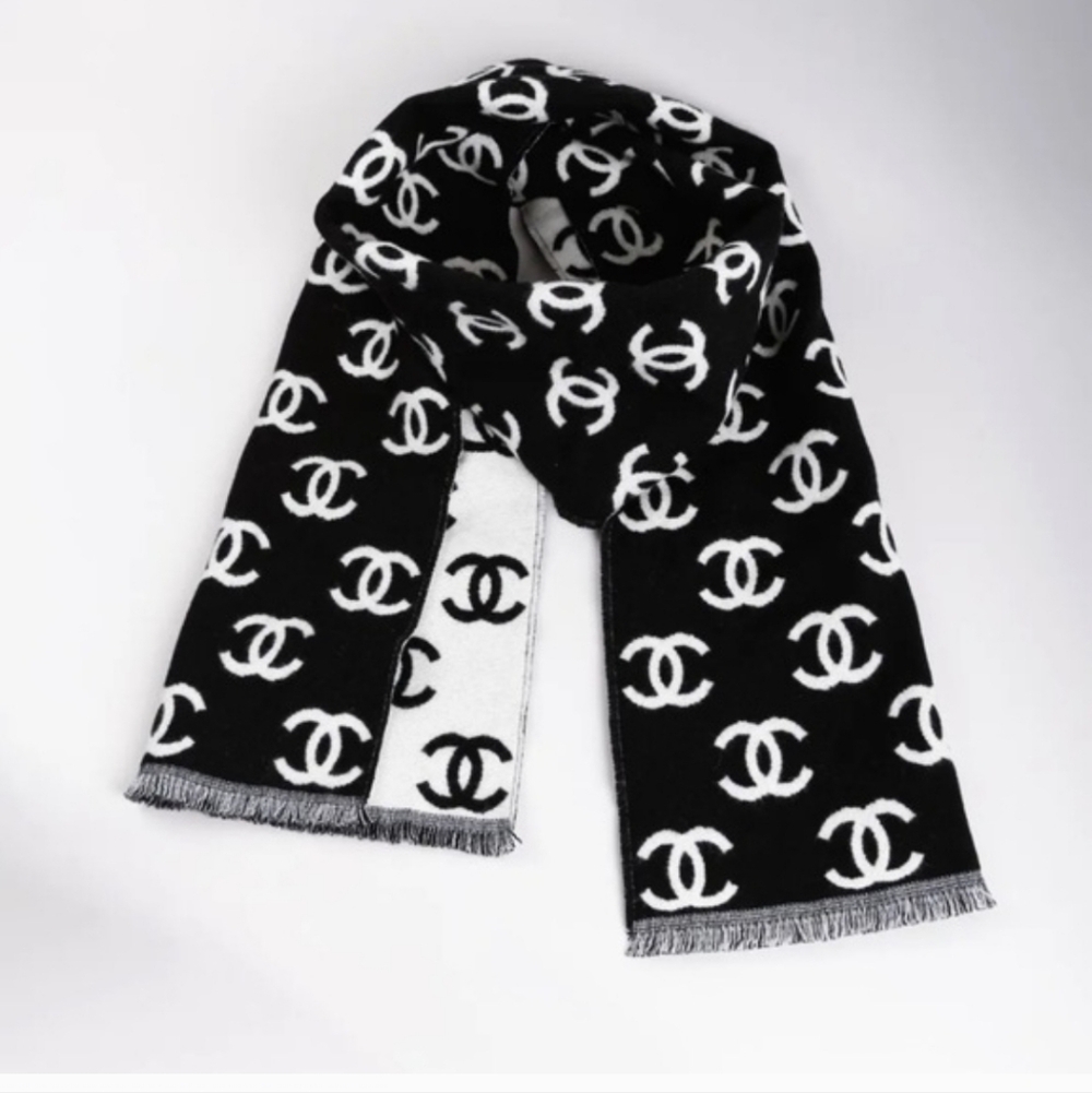 BNIB! Authenticated CHANEL CC Reversible Cashmere & Wool Scarf WRAP BLACK WHITE - Picture 7 of 16